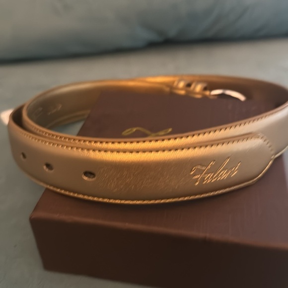 NWT Falari leather belt - Gold Size Small 30-32 - Picture 4 of 7